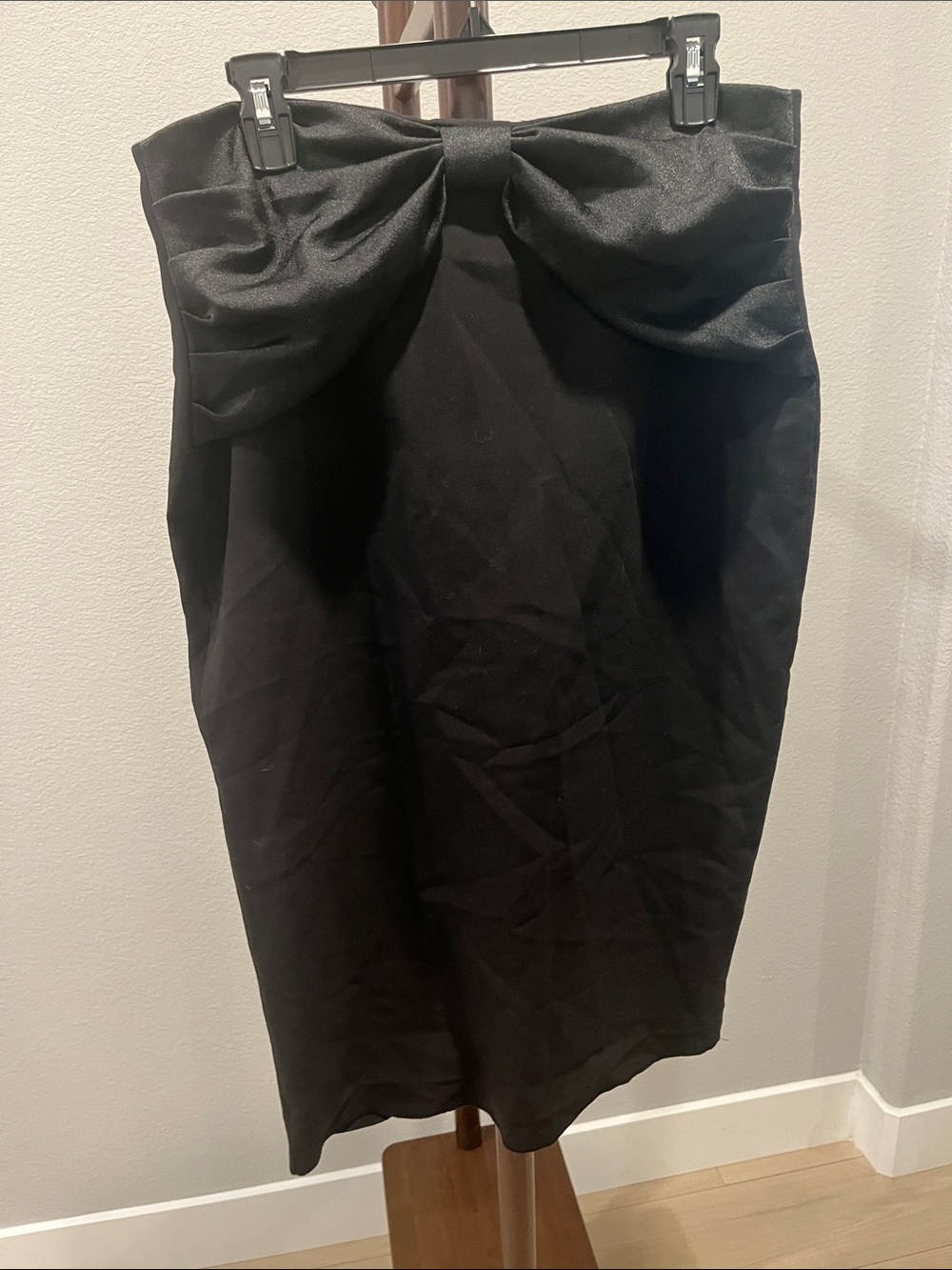 eva mendes for New York & Company Black Bow-Waist Pencil Skirt